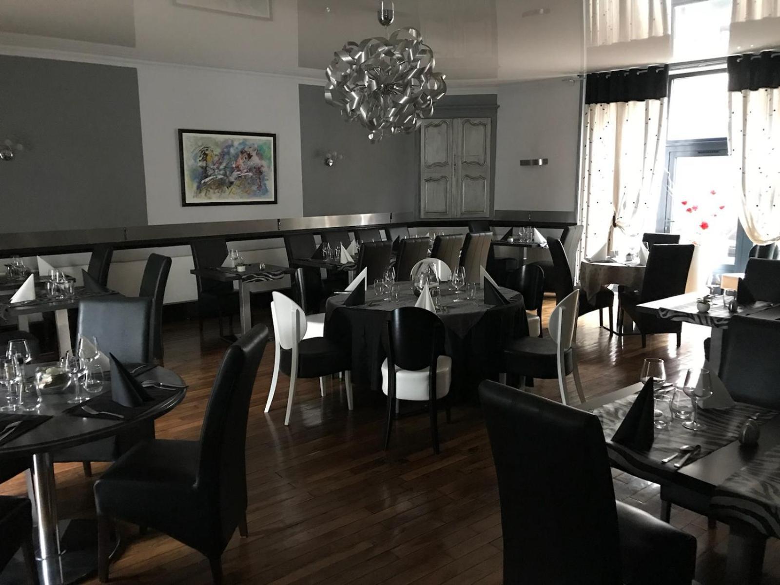 Hotel Du Centre Gueugnon المظهر الخارجي الصورة